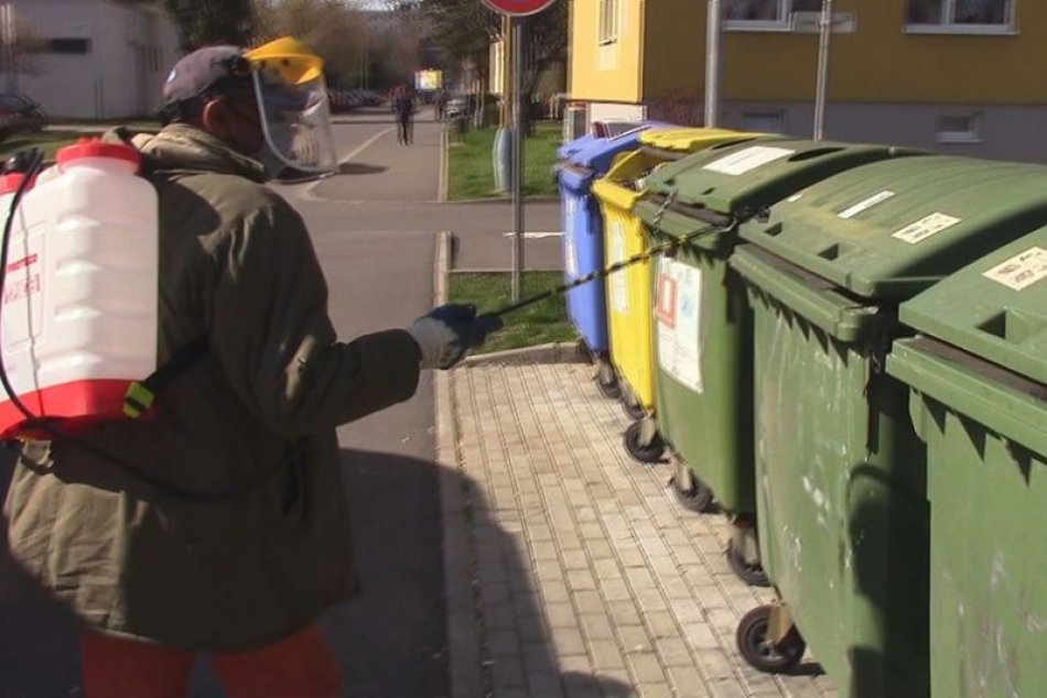 Počas pandémie dochádza v našom meste k dezinfekcii verejných priestranstiev