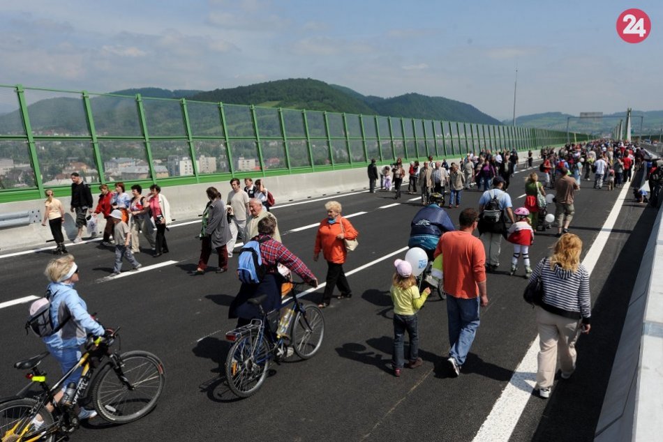RETRO: Pozrite, ako sa otvárala diaľničná estakáda v Považskej Bystrici