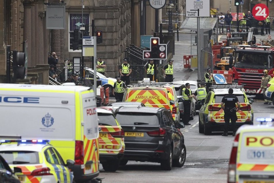 Polícia zastrelila páchateľa útoku nožom v centre Glasgowa