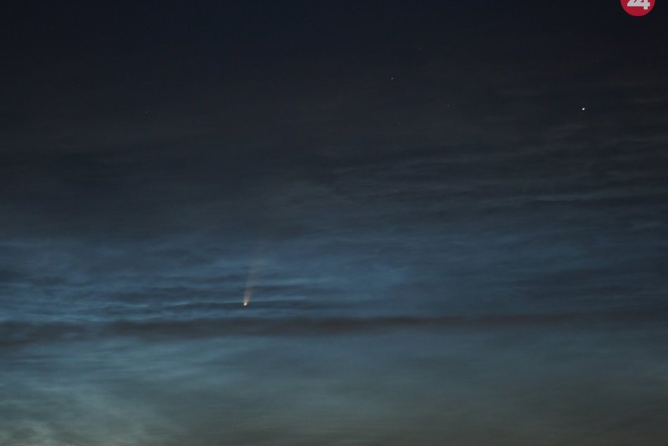 Nádherný úlovok: Astronóm Juraj zachytil žiarivú kométu nad Nitrou, FOTO