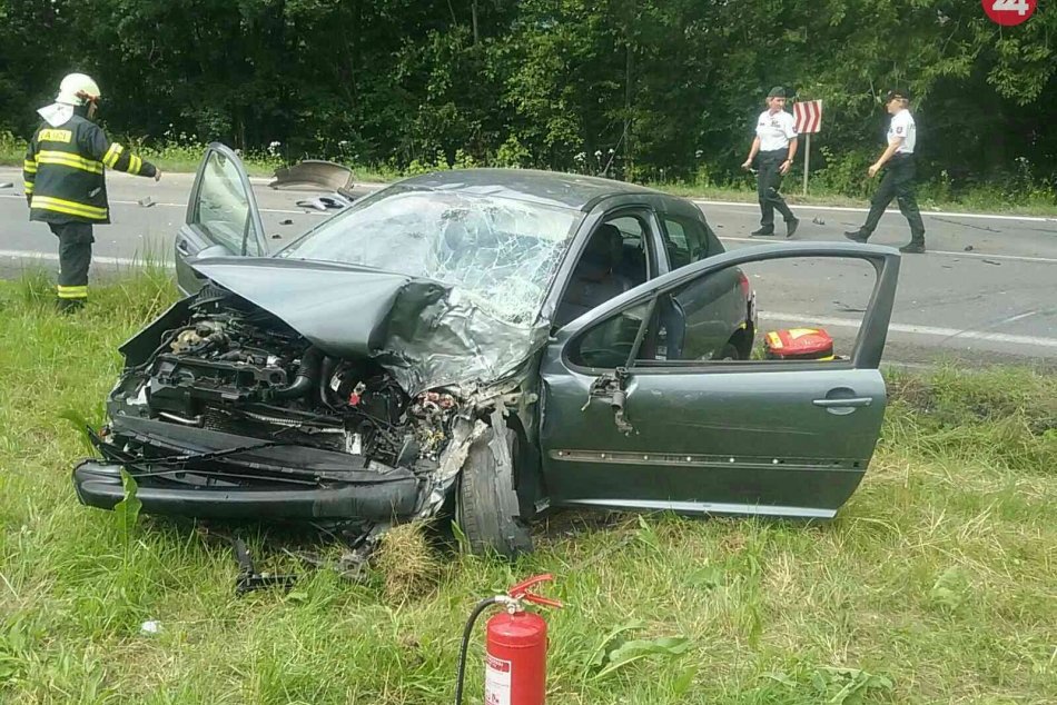 OBRAZOM: Zábery z nehody v katastri obce Nová Lehota v okrese Prievidza