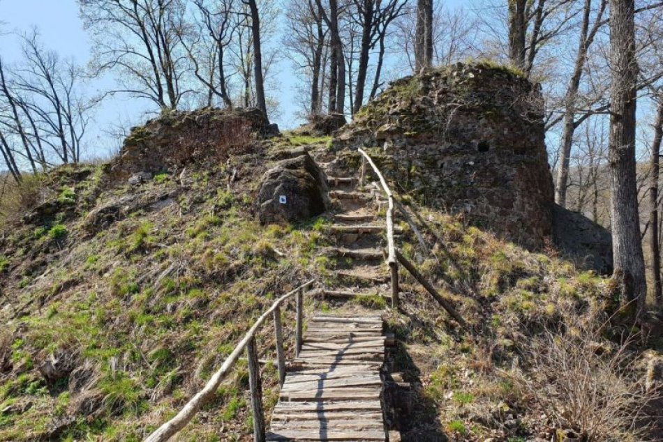 V OBRAZOCH: Starý jelšavský hrad