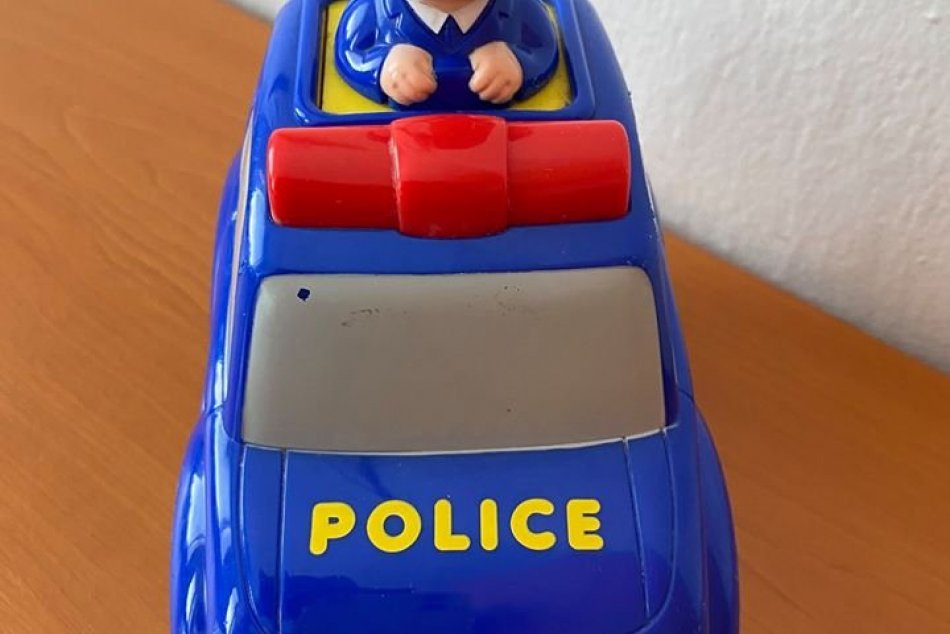 V OBRAZOCH: Nájdené policajné autíčko v Bystrici