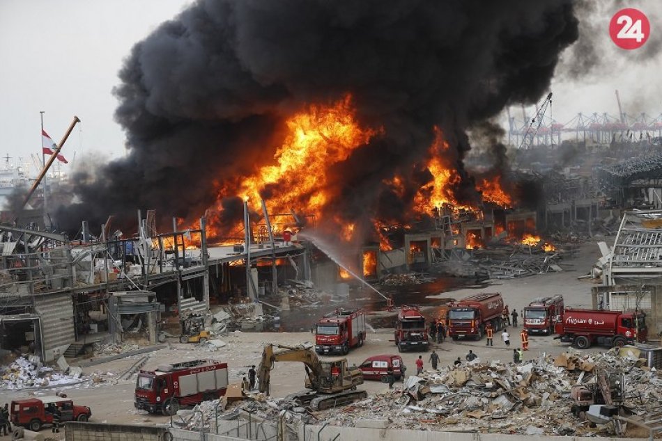 Prístav v Bejrúte zachvátil rozsiahly požiar, len mesiac po ničivom výbuchu