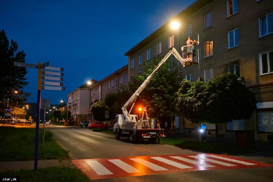 FOTO: Unikátny LED priechod pre chodcov v Žiari nad Hronom