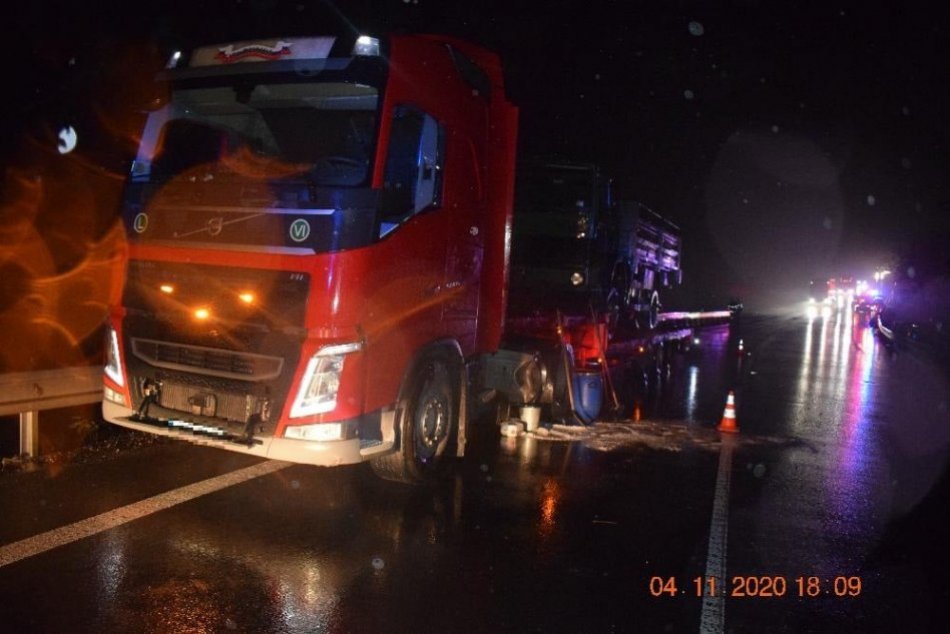 V OBRAZOCH: Auto šoféroval opitý a bez vodičáku, zrazil sa s nákladiakom