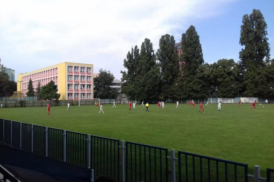 Futbalové ihrisko v Ružinove