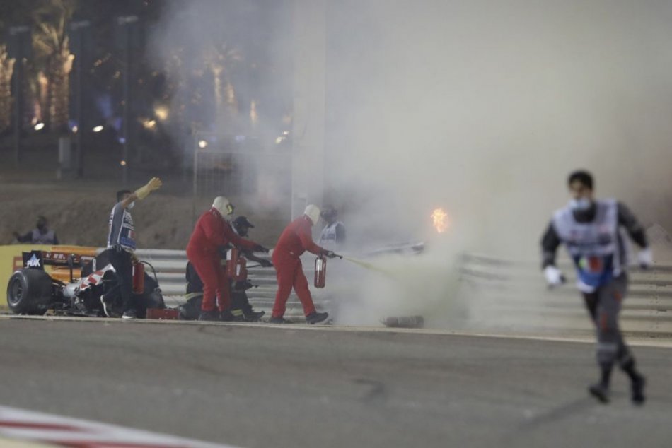 Nehoda francúzskeho jazdca F1 zo stajne Haas Romaina Grosjeana