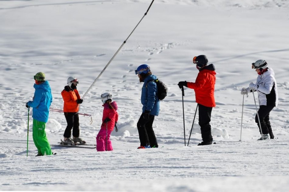 V OBRAZOCH: Prvé predvianočné lyžovanie na Štrbskom Plese