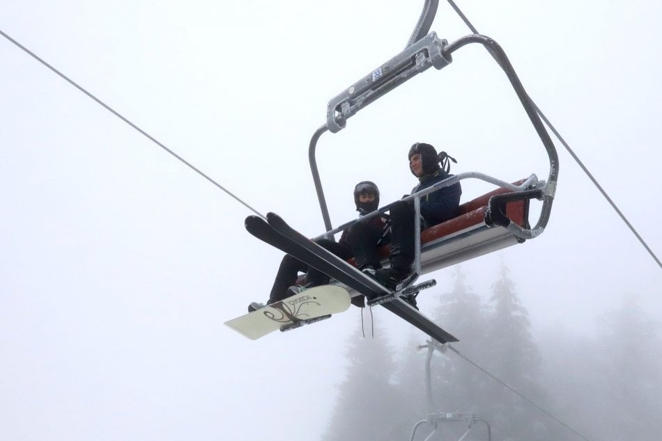 V OBRAZOCH: Na Králikoch si lyžiari užívajú prázdny svah