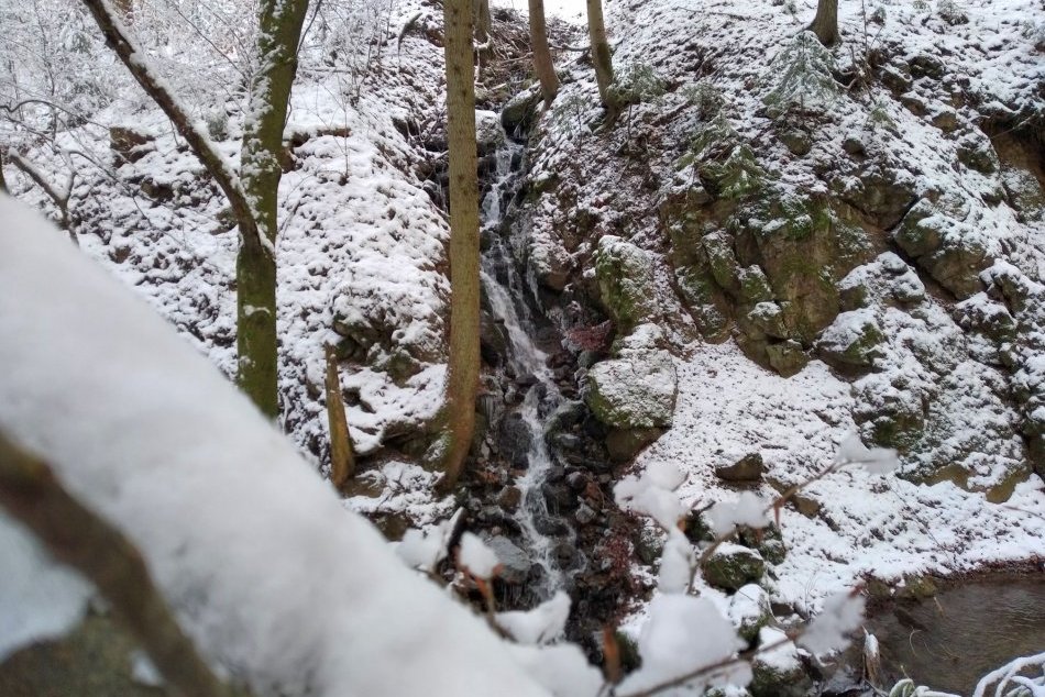 V OBRAZOCH: Malachovský vodopád očarí aj v zime