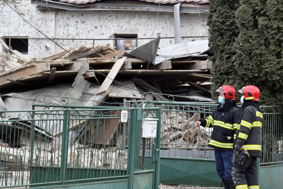 Dom bol po výbuchu v okrese Michalovce zničený