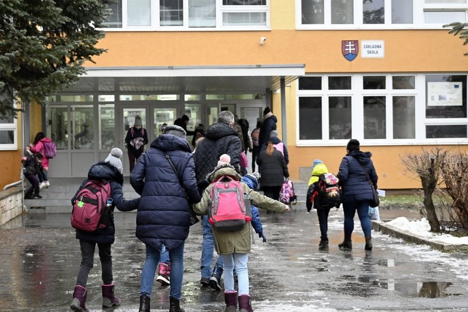 Obrazom: Otvorenie základnej školy v Prešove