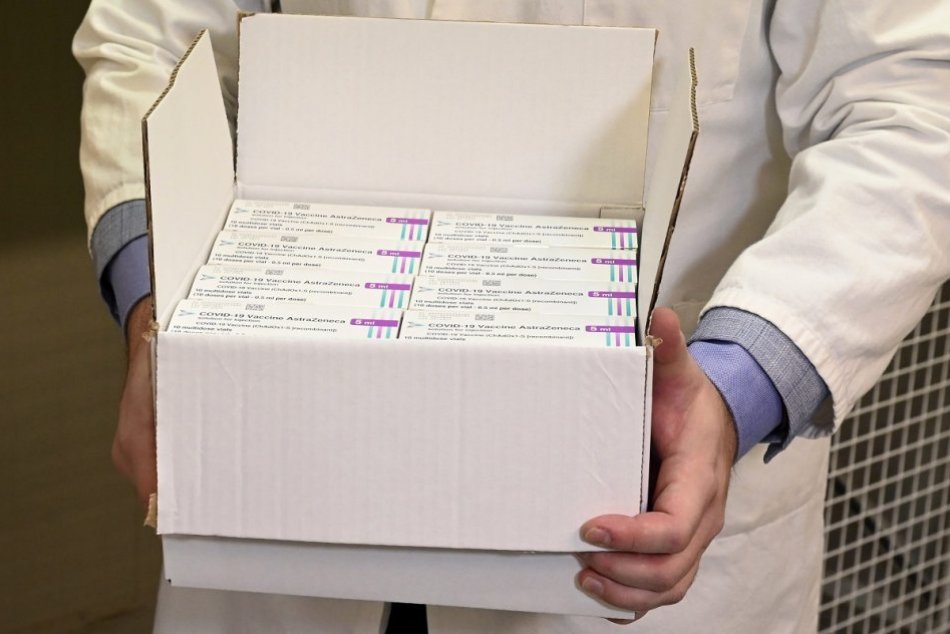 OBRAZOM: Vakcína AstraZeneca v distribučnom sklade v Bojniciach