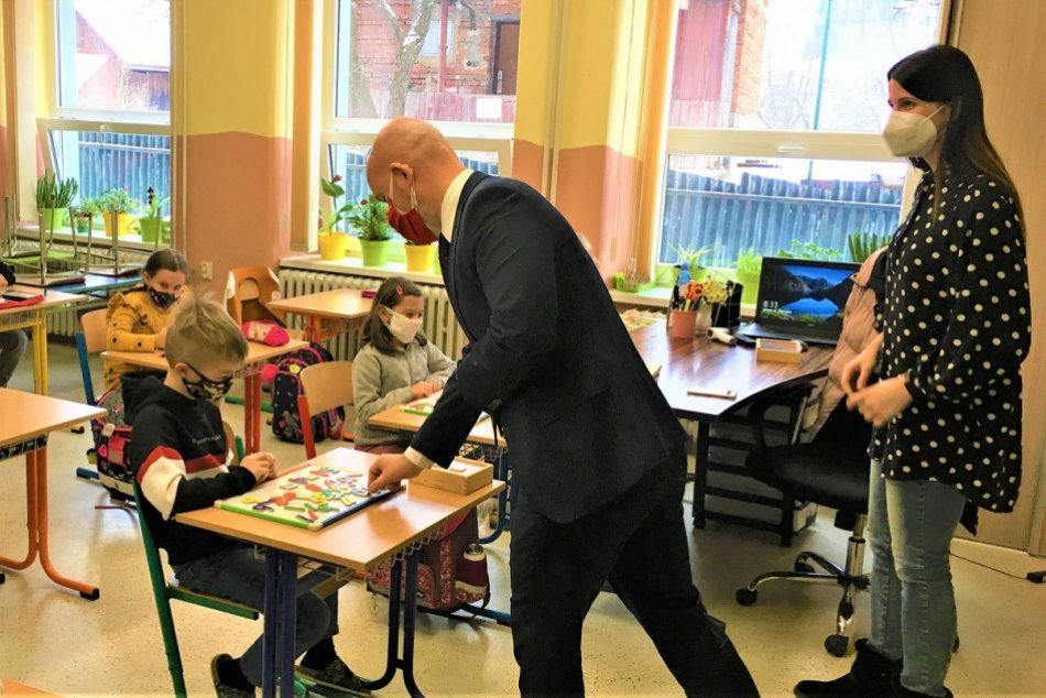 OBRAZOM: Minister Branislav Gröhling na návšteve v okrese Považská Bystrica