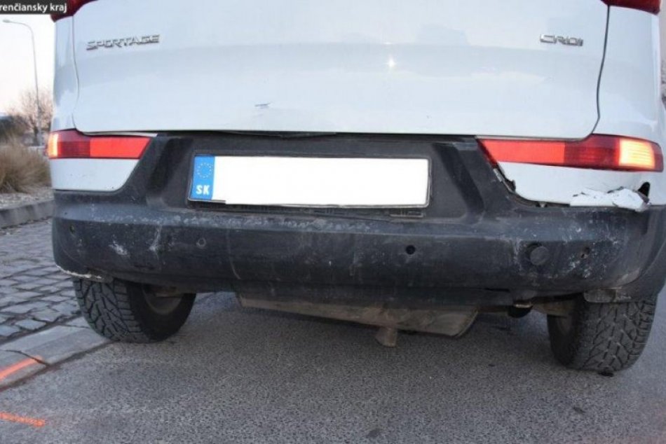 FOTO: Vodič spôsobil v Dubnici nehodu, namerali mu 3,17 promile alkoholu