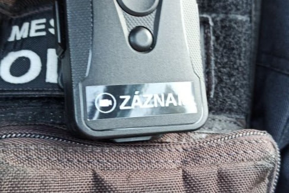 V OBRAZOCH: Mestskí policajti vo Zvolene začali používať osobné kamery