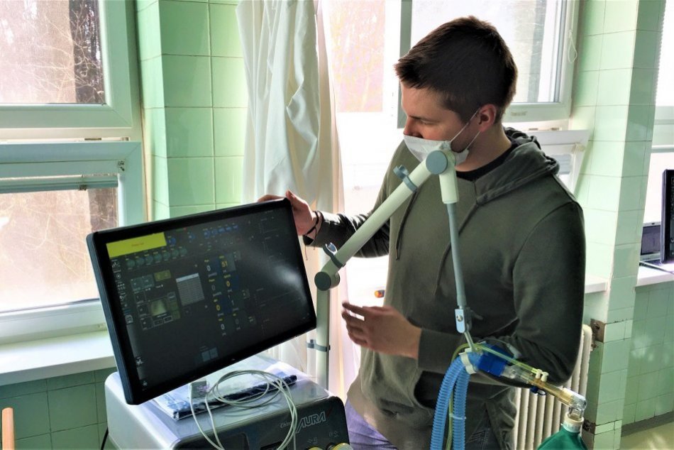 FOTO: Považskobystrická nemocnica má dva nové pľúcne ventilátory