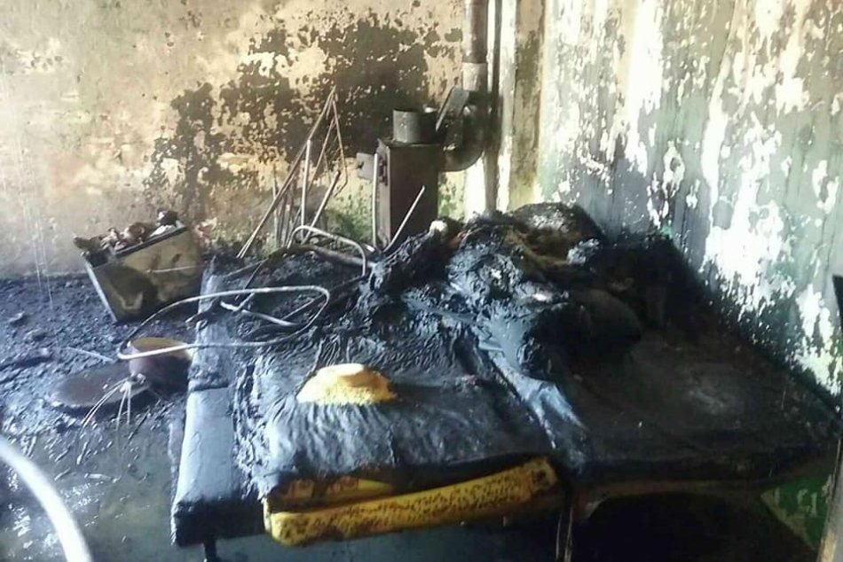 V OBRAZOCH: Dôsledky ničivého požiaru rodinného domu v Hrochoti