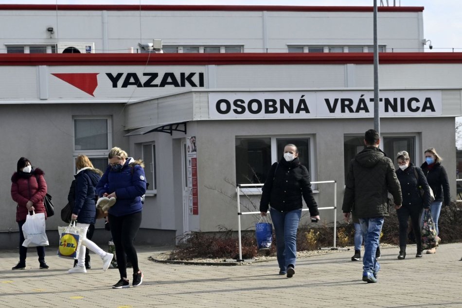V Yazaki v Michalovciach by malo skončiť 360 zamestnancov
