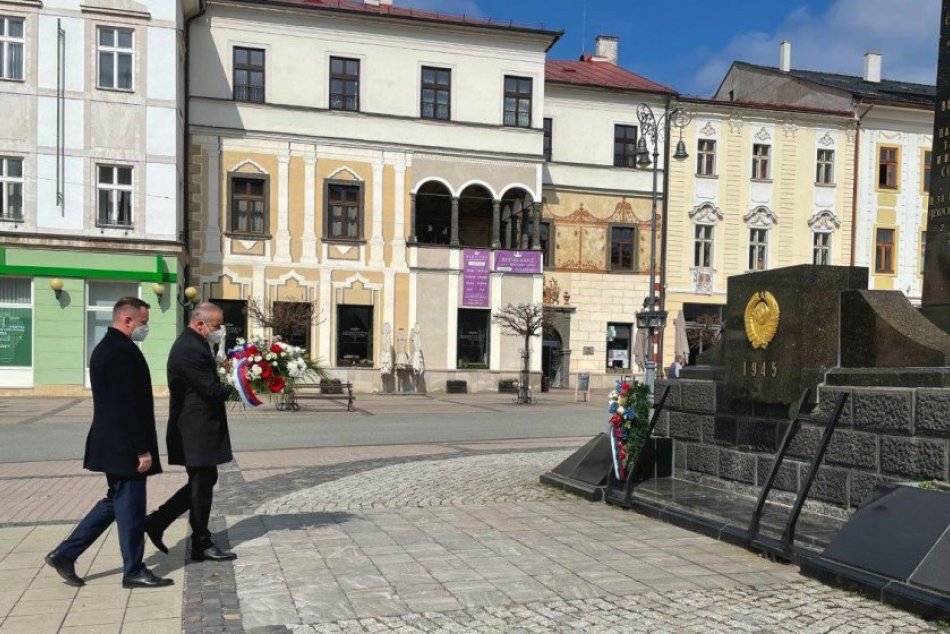 V OBRAZOCH: Mesto si pripomenulo 76. výročie oslobodenia Banskej Bystrice