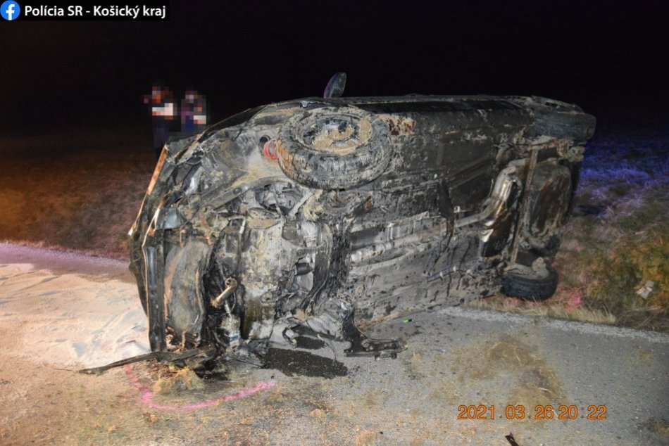 Vážna nehoda pri Rožňave na FOTKÁCH: Mladý vodič nezvládol riadenie