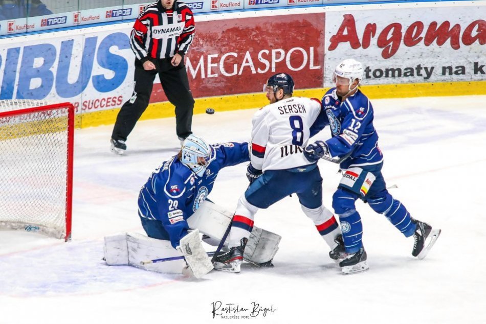 HK Nitra - HC Slovan Bratislava 2:3 v 3. zápase štvrťfinále