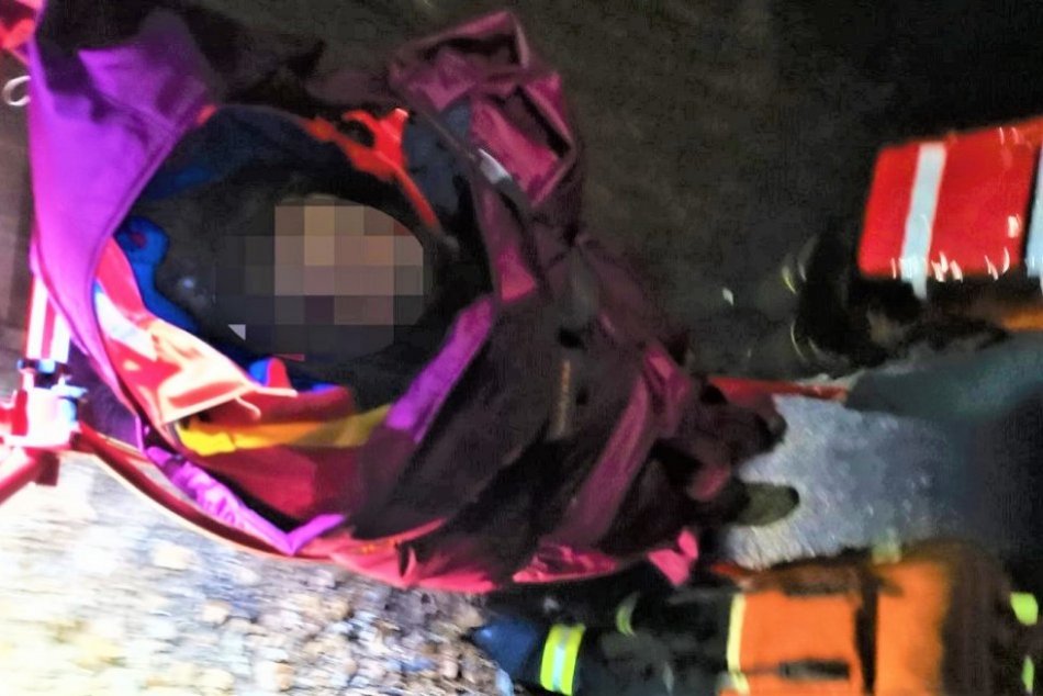FOTO: Horskí záchranári pomáhali mužovi, ktorý spadol z Veľkého Manína