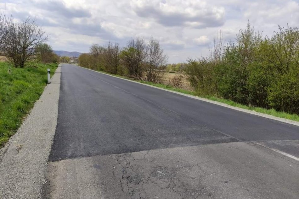 V OBRAZOCH: Motoristi už využívajú opravenú cestu do obce Halič