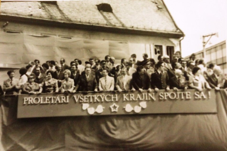 Prvomájové oslavy v Topoľčanoch na RETRO fotografiách