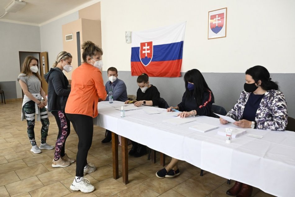 FOTO: Doplňujúce komunálne voľby v Hornom Lieskove