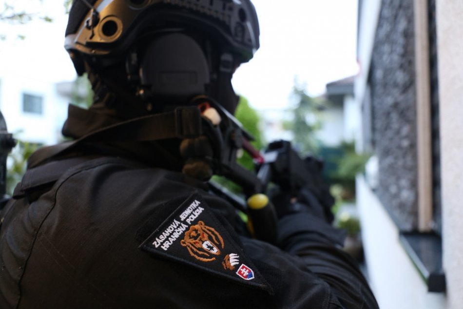 FOTO: Policajná akcia Medveď v okresoch Trenčín, Nové Mesto nad Váhom a Myjava