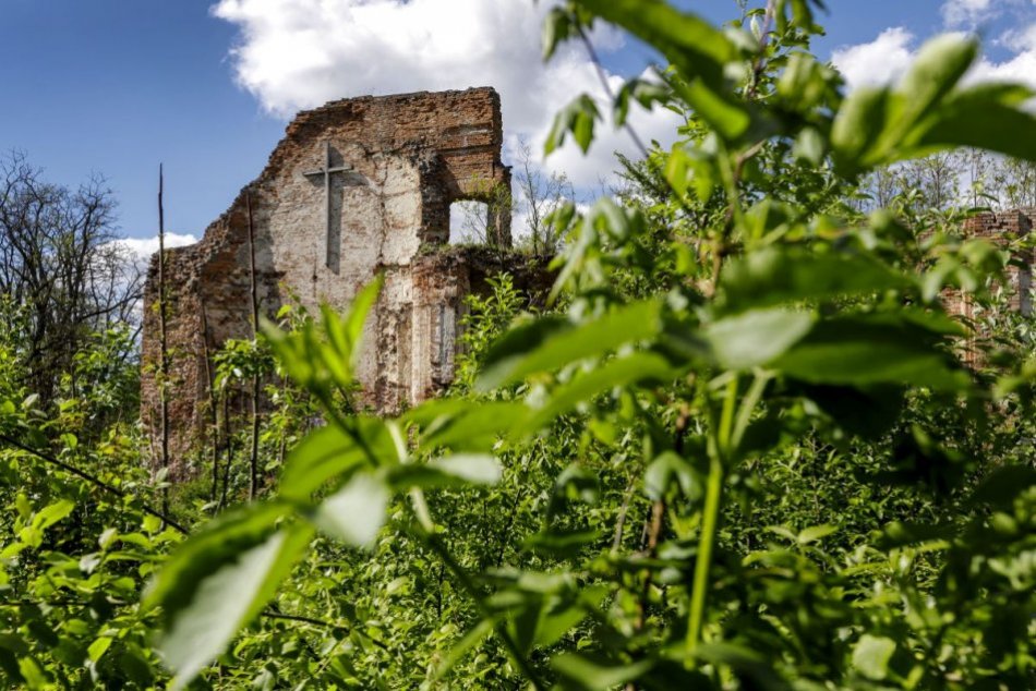 OBRAZOM: Ruiny kláštora Mariánska Čeľaď