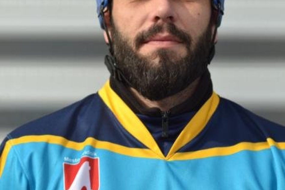 Kapitán hokejbalistov Svidník zomrel počas hry