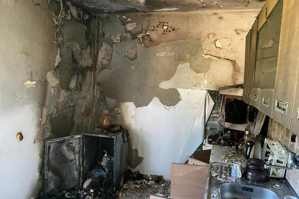 OBRAZOM: Požiar v kuchyni rodinného domu v obci Diviacka Nová Ves