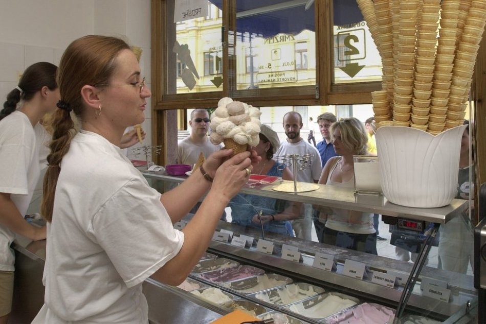 OBRAZOM: Kuriózna požiadavka zákazníka, naložiť si nechal 60 kopčekov zmrzliny
