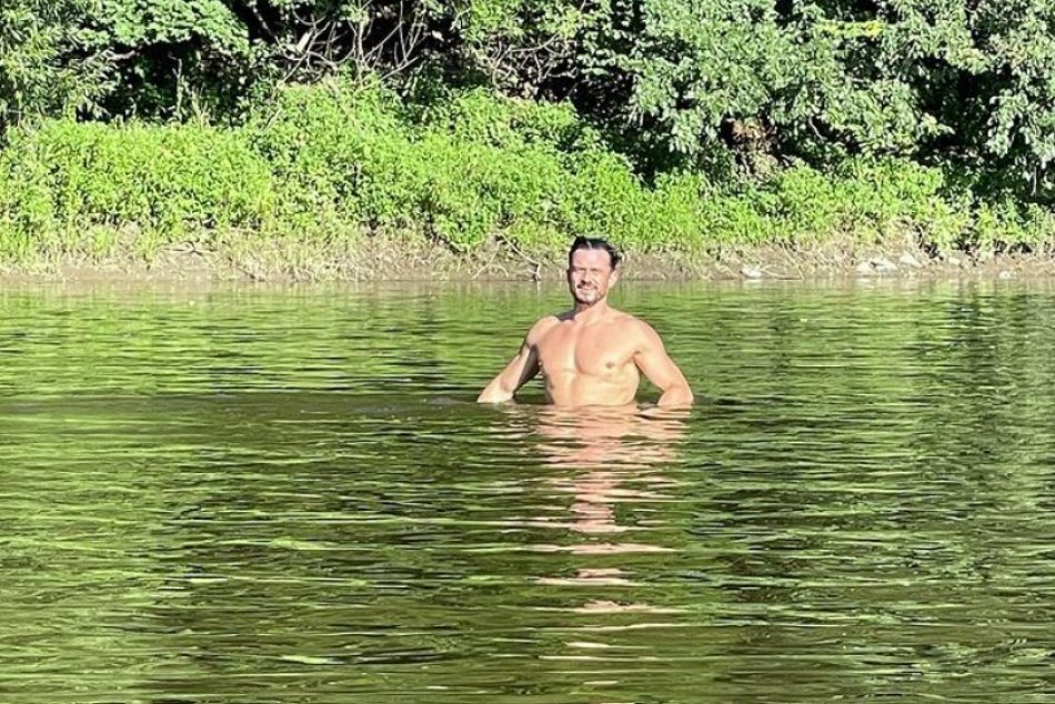FOTO: Takto si užíval Orlando Bloom v jazere
