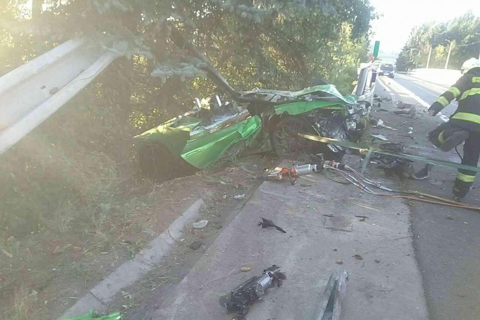 V OBRAZOCH: Pri dopravnej nehode v Dolnom Kubíne sa zranili dve osoby