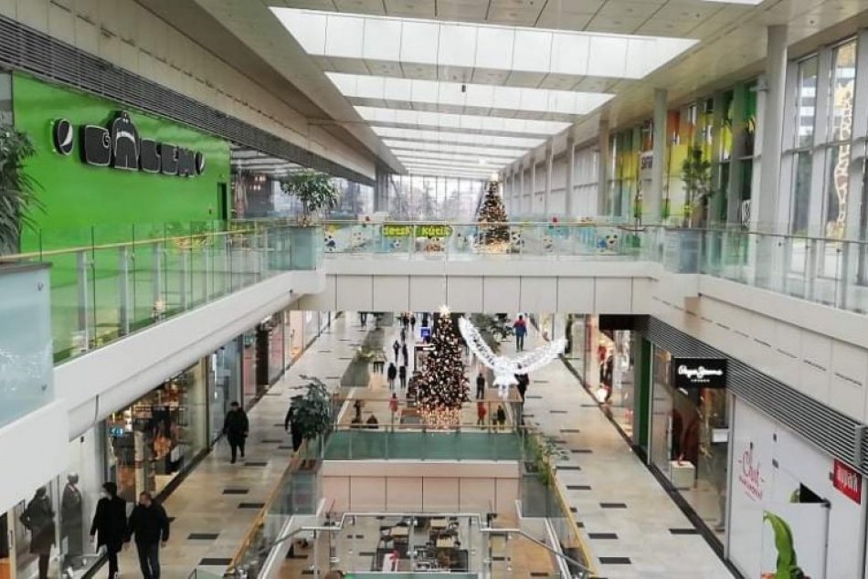Obrazom: V Košiciach otvorili všetky obchody v nákupných centrách