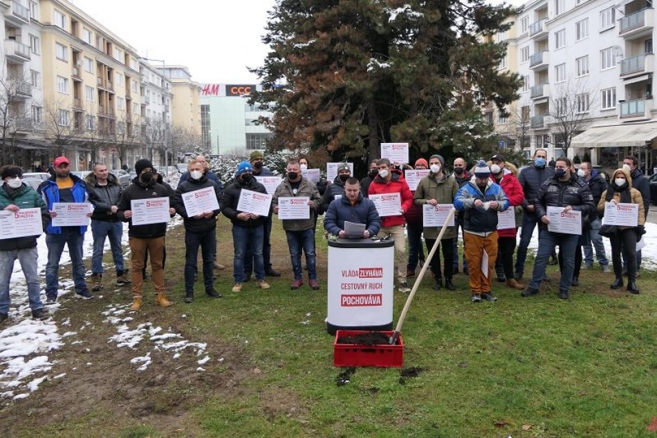 Protest majiteľov gastroprevádzok proti pandemickým opatreniam