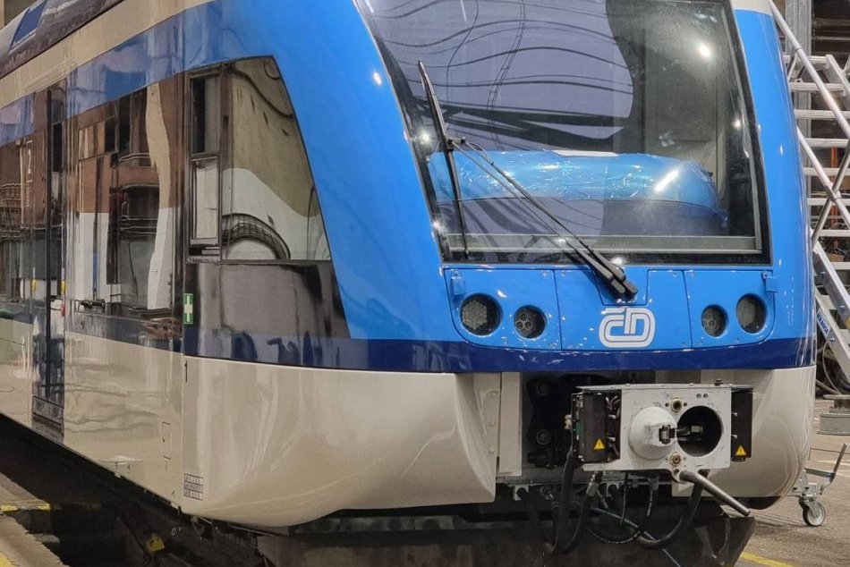 V OBRAZOCH: ŽOS Zvolen vyhrali súťaž na modernizáciu 22 vlakových jednotiek