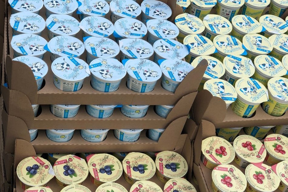 V OBRAZOCH: Poľnohospodári a potravinári darovali zdravotníkom mliečne produkty