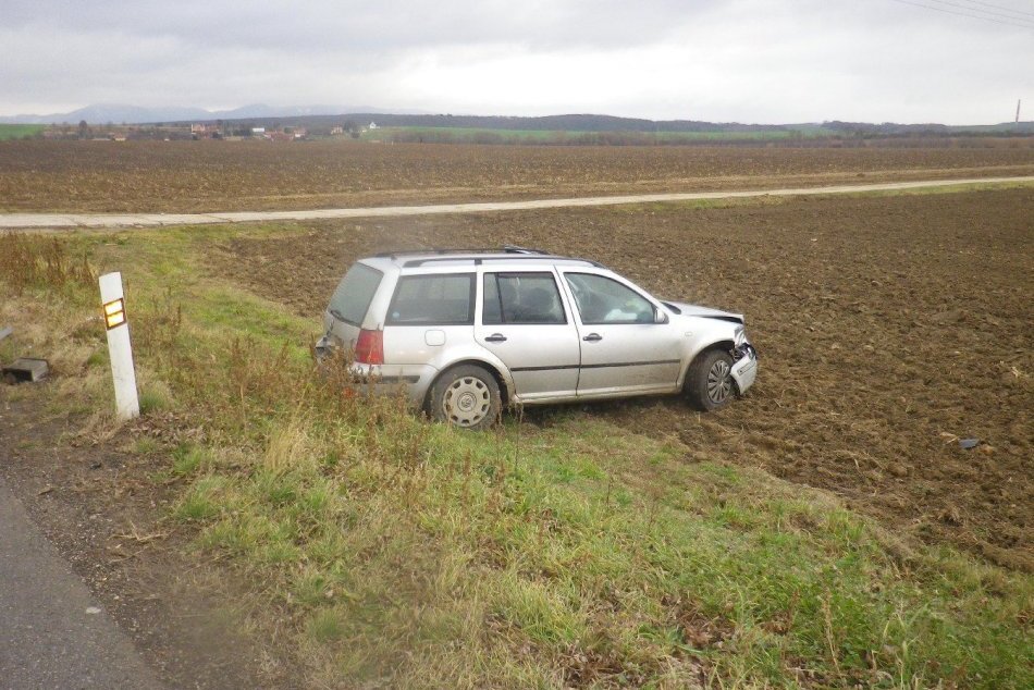 FOTO: Dopravná nehoda v katastri obce Podlužany