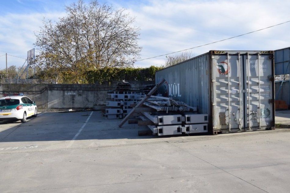 Muž chcel ukradnúť 20-tonovú konštrukciu: Plány mu zmarila trnavská polícia