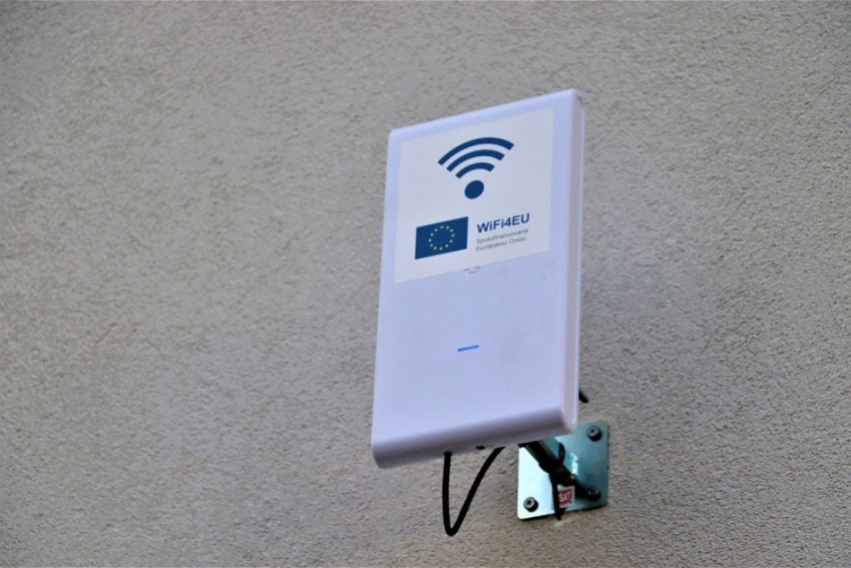 FOTO: V Papradne nainštalovali bezplatnú wifi na 12 miest