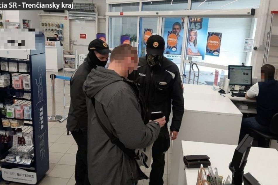 FOTO: Polícia kontroluje dodržiavanie protipandemických opatrení v kraji
