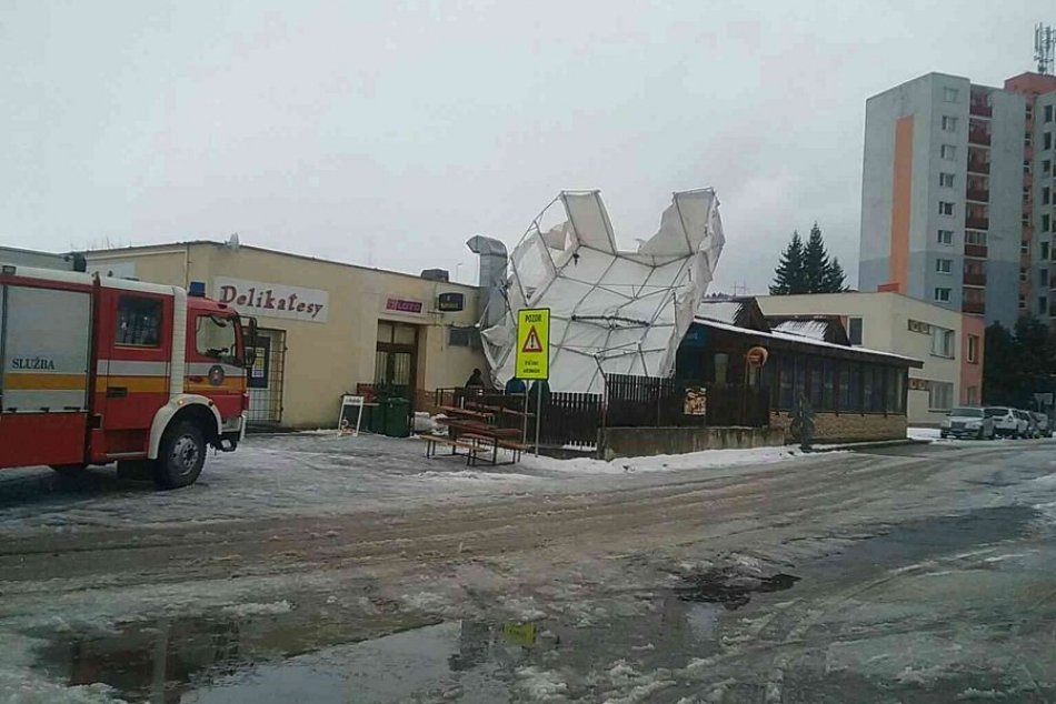 FOTO: V Žilinskom kraji úradoval silný vietor