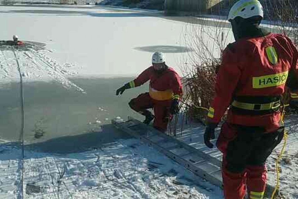 FOTO: Profesionálni hasiči v Trenčianskom kraji počas januára 2022