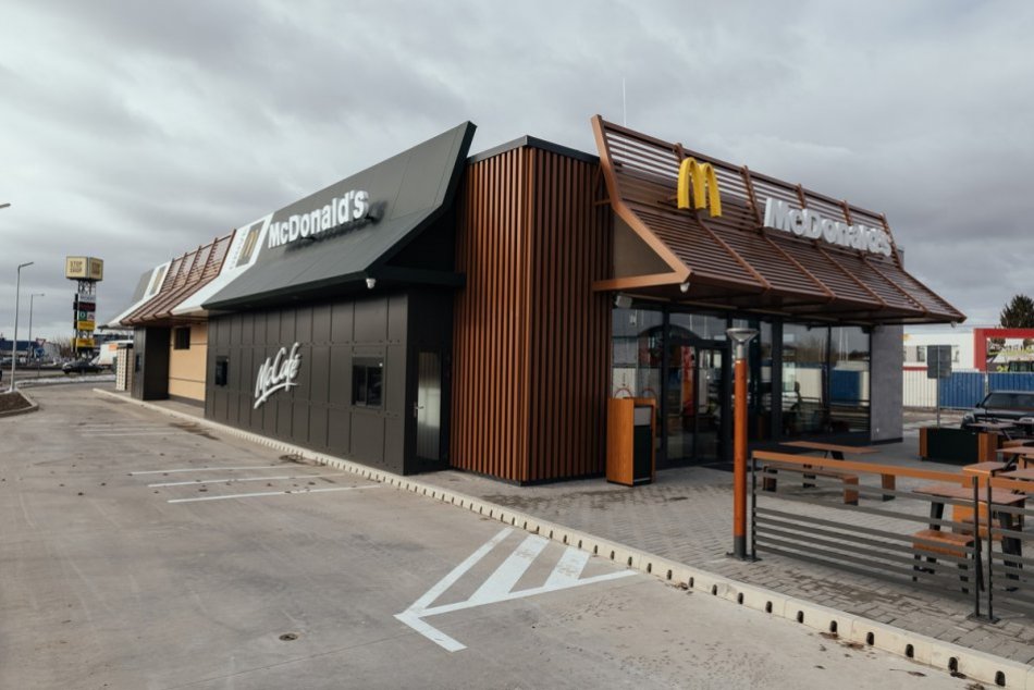 OBRAZOM: Nová reštaurácia McDonald's v Nových Zámkoch