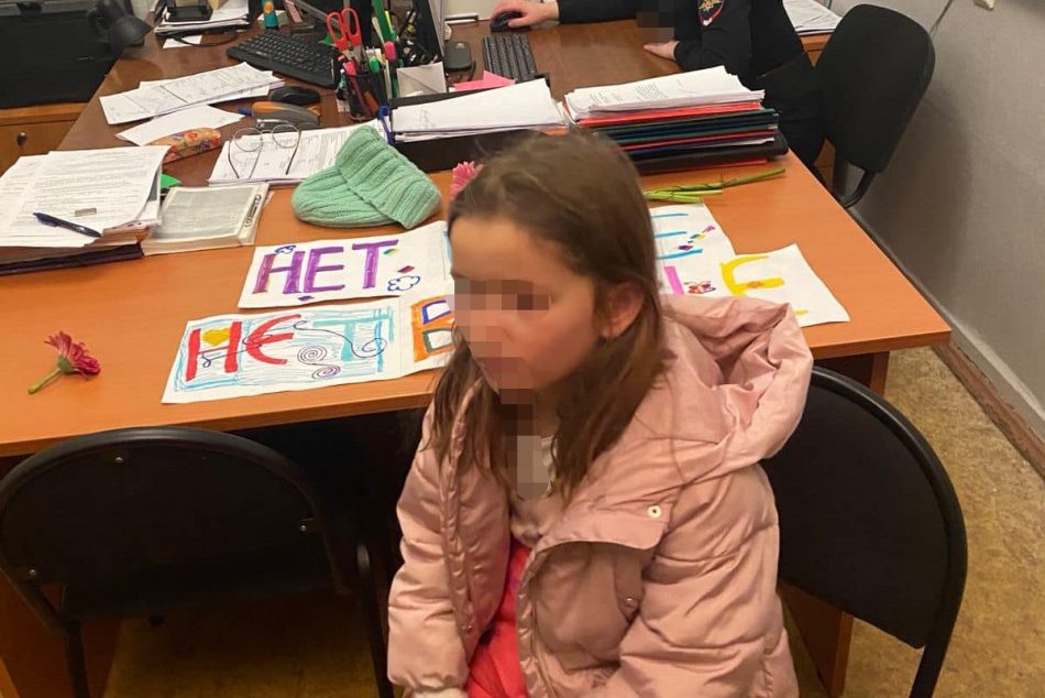 Ruské deti skončili v cele: S rodičmi protestovali proti vojne